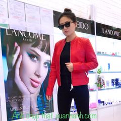 Áo khoác Vero Moda chất liệu da cao cấp, màu đỏ tươi tắn, trẻ trung.