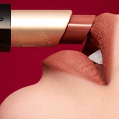 Son Bobbi Brown Luxe Matte Lipstick lì mịn, lâu trôi #528 Power Play - Cam san hô (HOT)