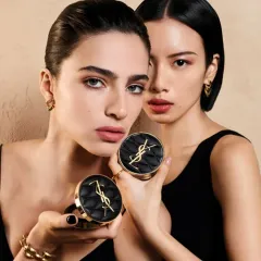 Cushion Yves Saint Laurent Encre De Peau Luminous lì mịn, che phủ tốt, #20 sáng tự nhiên.