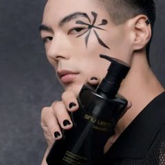 Dầu tẩy trang Shu Uemura Black Oil se khít lỗ chân lông, sạch bã nhờn - 450ml Bigsize 