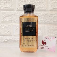 Sữa tắm BBW Into The Night sạch dịu nhẹ với hương thơm cuốn hút.