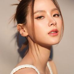 Set kem nền Kanebo Kate Light Glow che phủ tốt và căng mướt da (Limited)
