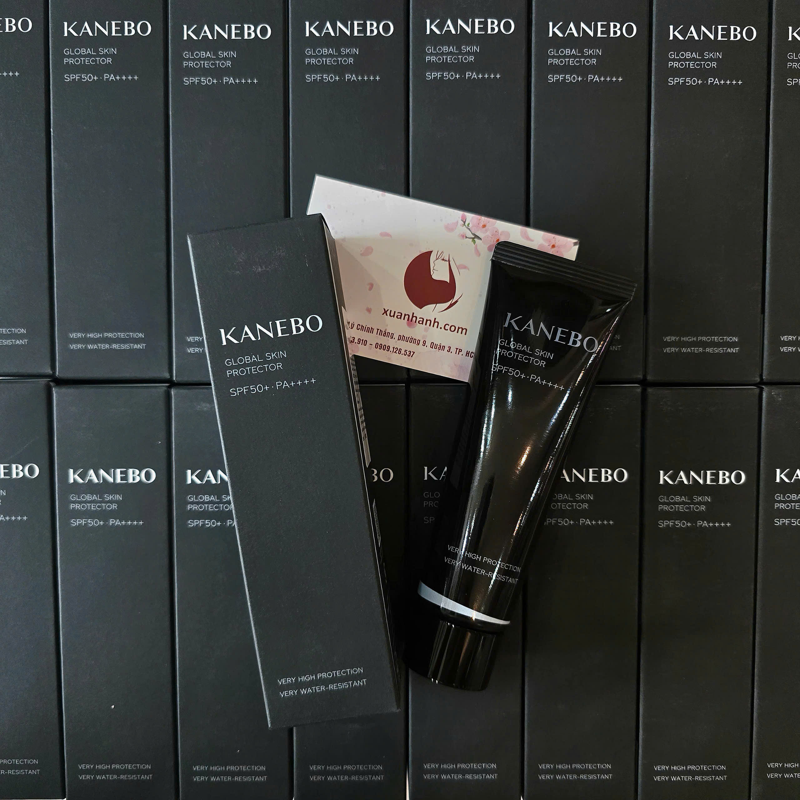 Kem chống nắng Kanebo GKC Skin Protector SPF50 bảo vệ tốt, lên da rất đẹp 60ml.