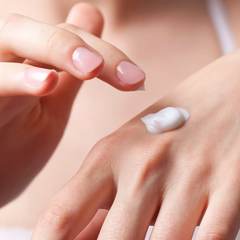 Kem dưỡng tay Balea Creme - Öl chiết xuất hạnh nhân, anh đào, mùi thơm ngọt ngào, 100ml.