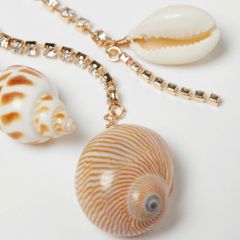 Hoa tai H&M dáng dài bất đối xứng hoa tím và ốc ngộ nghĩnh, độc đáo.