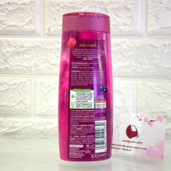 Sữa tắm Isana sạch mịn da với hương quả mọng tươi mới, #Berry Secret, 300ml