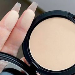 Phấn phủ Mac Studio Fix Powder Plus che phủ lì mịn, kiềm dầu, #NC15 sáng beige (New)