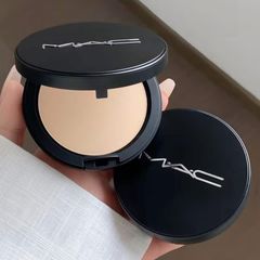 Phấn phủ Mac Studio Fix Powder Plus che phủ, mịn, kiềm dầu, #NC20 tự nhiên (New)