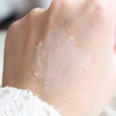 Phấn phủ bột Chanel Poudre Universelle Libre sáng mịn và tươi trẻ da, tone #20
