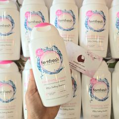 Dung dịch vệ sinh phụ nữ Femfresh Soothing Wash cao cấp làm sạch và khô thoáng, 250ml