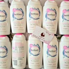 Dung dịch vệ sinh phụ nữ Femfresh Soothing Wash cao cấp làm sạch và khô thoáng, 250ml