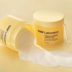 Mặt nạ CNP Laboratory Propolis Energy Ampule Pad sáng mịn và se nhỏ lỗ chân lông.