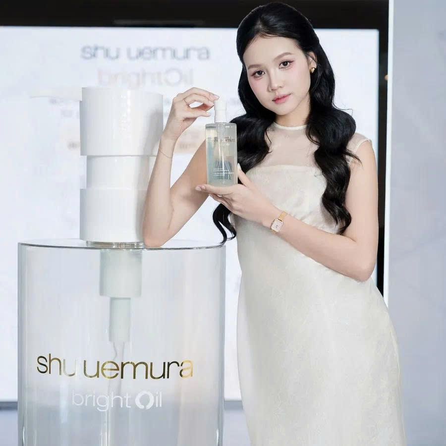 Dầu tẩy trang Shu Uemura Bright Oil sạch dịu nhẹ, sáng căng mịn da - 50ml