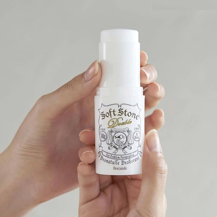 Lăn khử mùi Soft Stone Double Deodorant khô thoáng, khử mùi hiệu quả, 20g (Màu trắng)