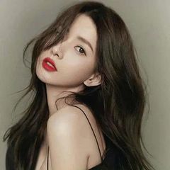 Son Tom Ford Lip Color dòng son thượng hạng, #16 Scarlet Rouge - đỏ thuần sang trọng.
