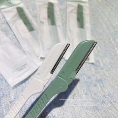 Cặp dao tỉa mày TFS Eyebrow Trimmer 2p gọn nhẹ, dễ sử dụng