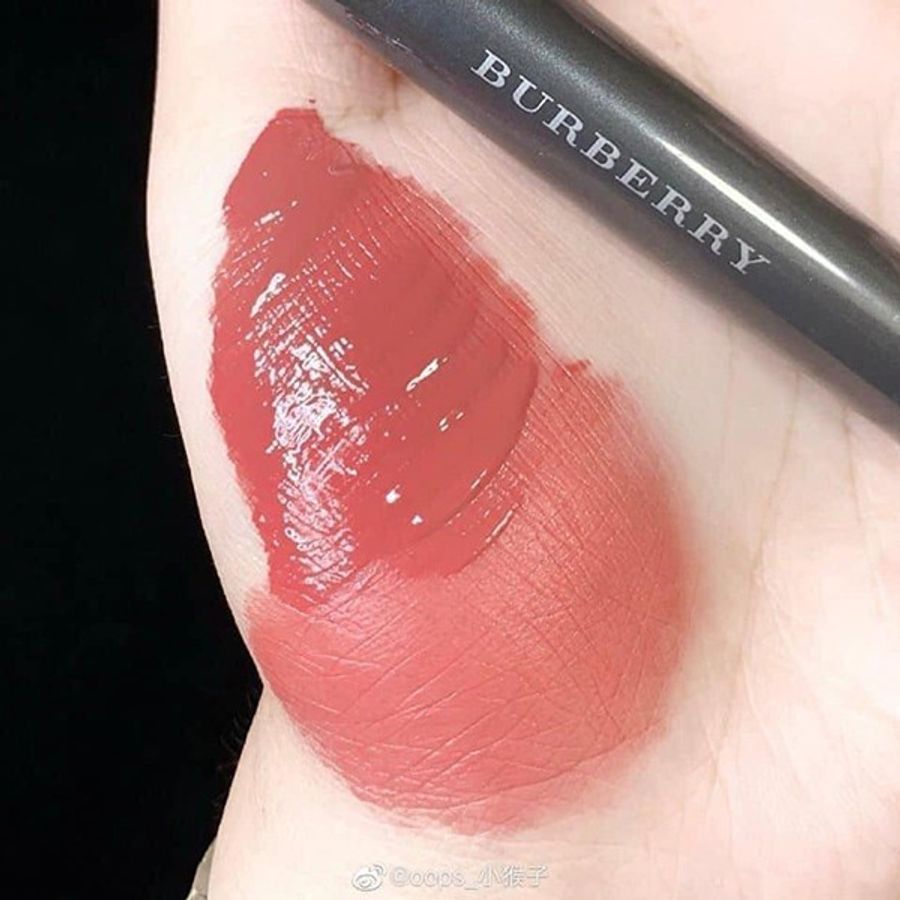 Son Burberry Velvet Crush #16 Copper Pink màu hồng đất quyến rũ, ngọt ngào.