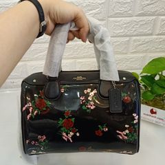 Túi Coach Signature Mini Bennett Crossbody Satchel dạng trống, cổ điển, đen hoa
