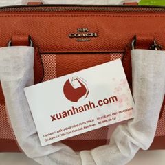 Túi Coach Signature Mini Bennett Crossbody Satchel dạng trống, cổ điển, caro (22.86x16.51x12.7cm)