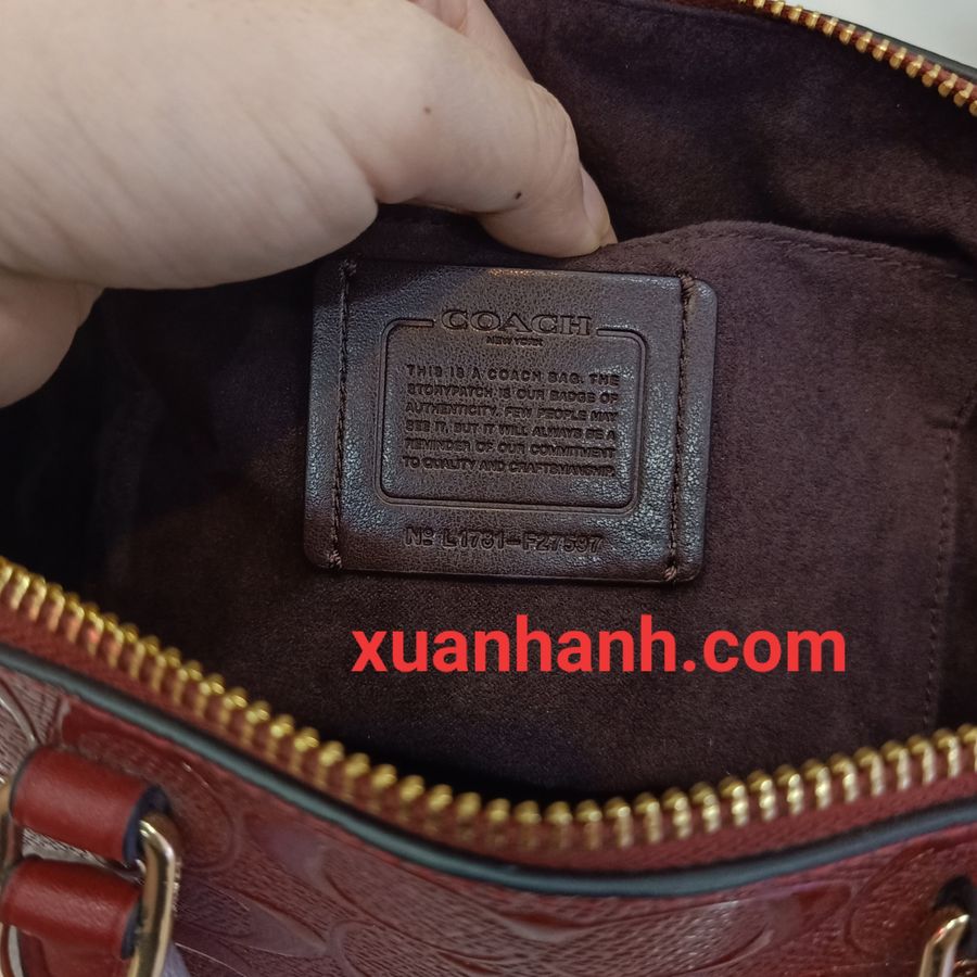 Túi Coach Signature Inside zip rất sang, đẹp, kích thước gọn (25.5, 17.78, 10.16)cm, brown