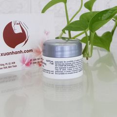 Kem dưỡng KIEHL'S Clearly Corrective cung cấp dưỡng ẩm, trắng đều màu da