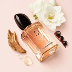 Nước hoa Giorgio Armani Sì Eau de Parfum nữ tính, sang trọng và gợi cảm - 50ml