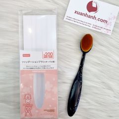 Cọ kem nền Daiso Foundation Brush chuyên tán các loại lỏng cho lớp nền hoàn hảo