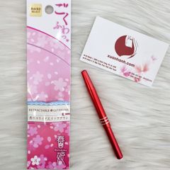Cọ môi Daiso màu đỏ rất xinh, vệ sinh với đầu cọ kéo đẩy tiện dụng
