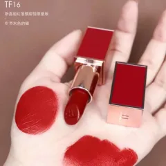 Son Tom Ford Lip Color dòng son thượng hạng, #16 Scarlet Rouge - đỏ thuần sang trọng.