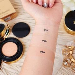 Cushion Yves Saint Laurent Encre De Peau Luminous lì mịn, che phủ tốt, #20 sáng tự nhiên.
