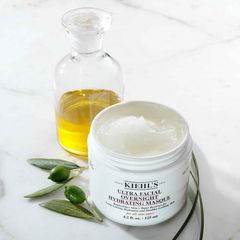 Mặt nạ ngủ Kiehl's Ultra Facial Overnight Hydrating dưỡng ẩm sâu, sáng mịn da.