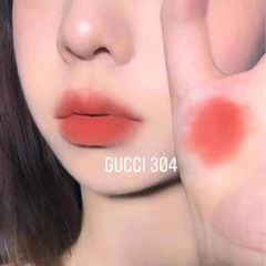 Son Gucci Rouge À Lèvres Mat #304 Queen Christina cam sữa ngọt ngào, dịu dàng.