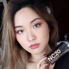 Kem nền Mac Studio Fix Fluid SPF15 lì mịn, che phủ, kìm dầu tốt #NC20 tự nhiên (New)