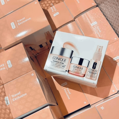 Xịt khoáng Clinique Moisture Surge Face Spray cấp nước, tươi mới da tức thì, 30ml