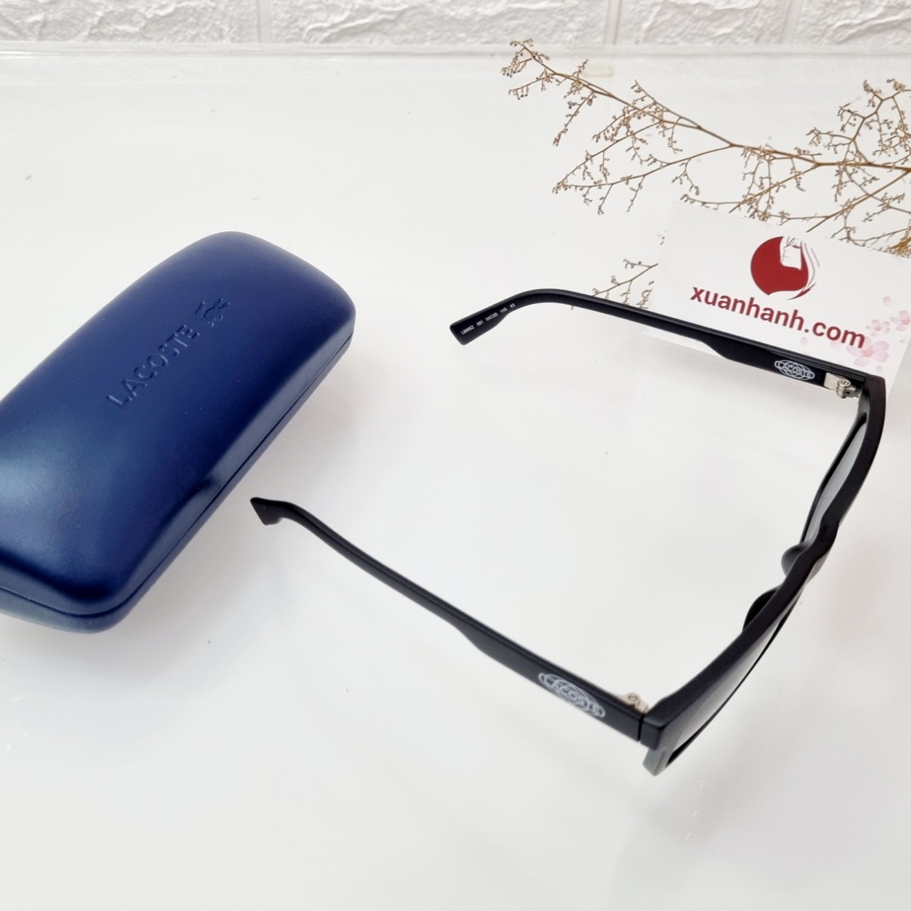 Kính mát Lacoste màu đen sành điệu, sang trọng và tinh tế, unisex (HOT)