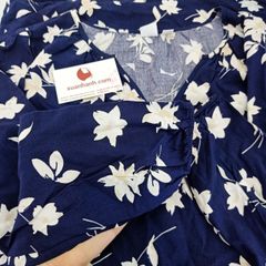 Đầm GAP dáng suông cổ V, màu xanh navy họa tiết lá độc lạ, trẻ trung 