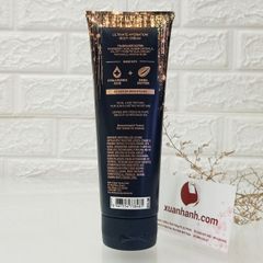 Kem dưỡng thể Bath & Body Works Into The Night mềm mịn và thơm nồng nàng, cuốn hút.