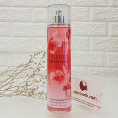 Xịt thơm Body Bath & Body Works Cherry Blossom hương thơm dịu nhẹ, tươi trẻ.