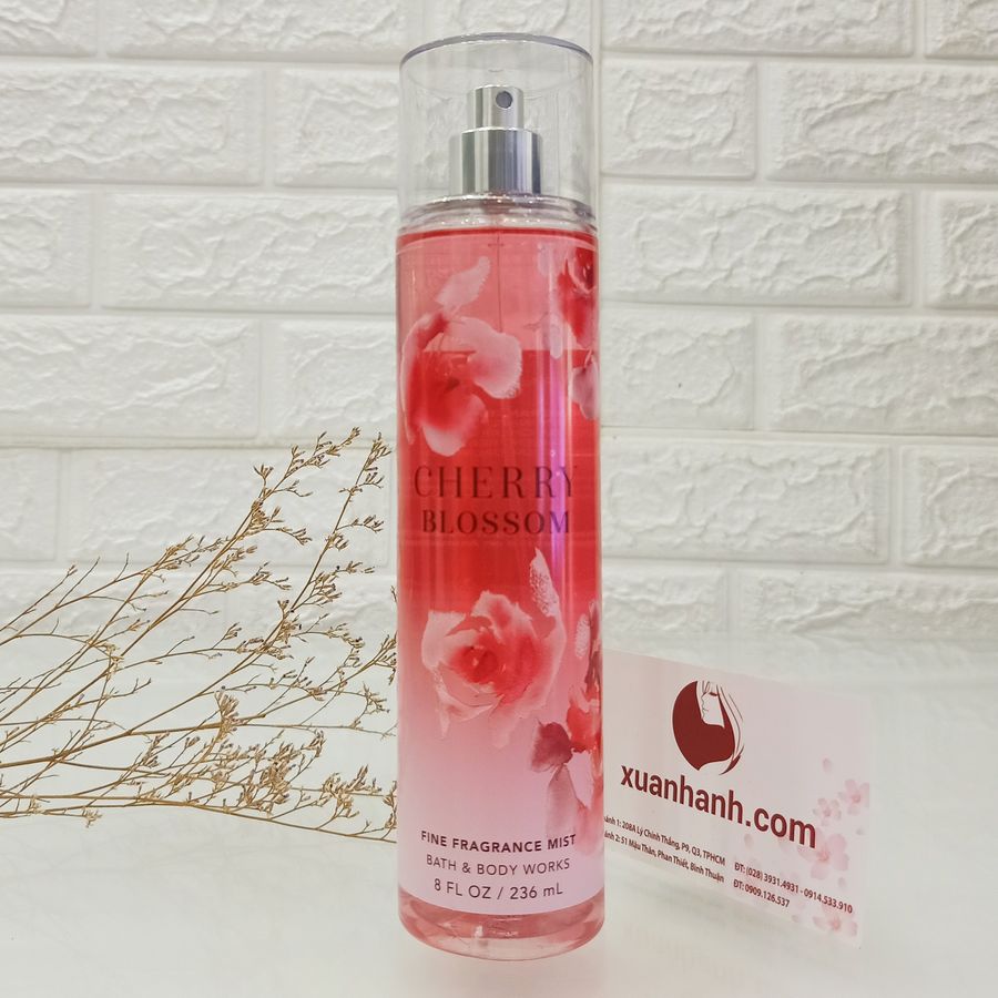 Xịt thơm Body Bath & Body Works Cherry Blossom hương thơm dịu nhẹ, tươi trẻ.
