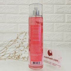 Xịt thơm Body Bath & Body Works Cherry Blossom hương thơm dịu nhẹ, tươi trẻ.