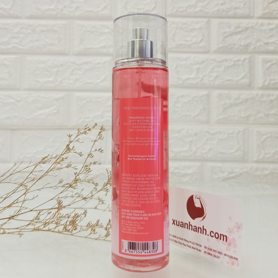 Xịt thơm Body Bath & Body Works Cherry Blossom hương thơm dịu nhẹ, tươi trẻ.
