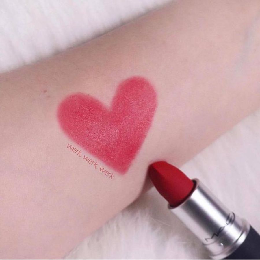 Son MAC Powder Kiss Lipstick #922 Werk Werk Werk đỏ lạnh ánh cam kiêu kì