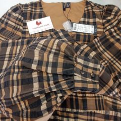 Đầm Vero Moda dáng xòe, cổ đắp chéo, họa tiết caro thanh lịch, nữ tính 