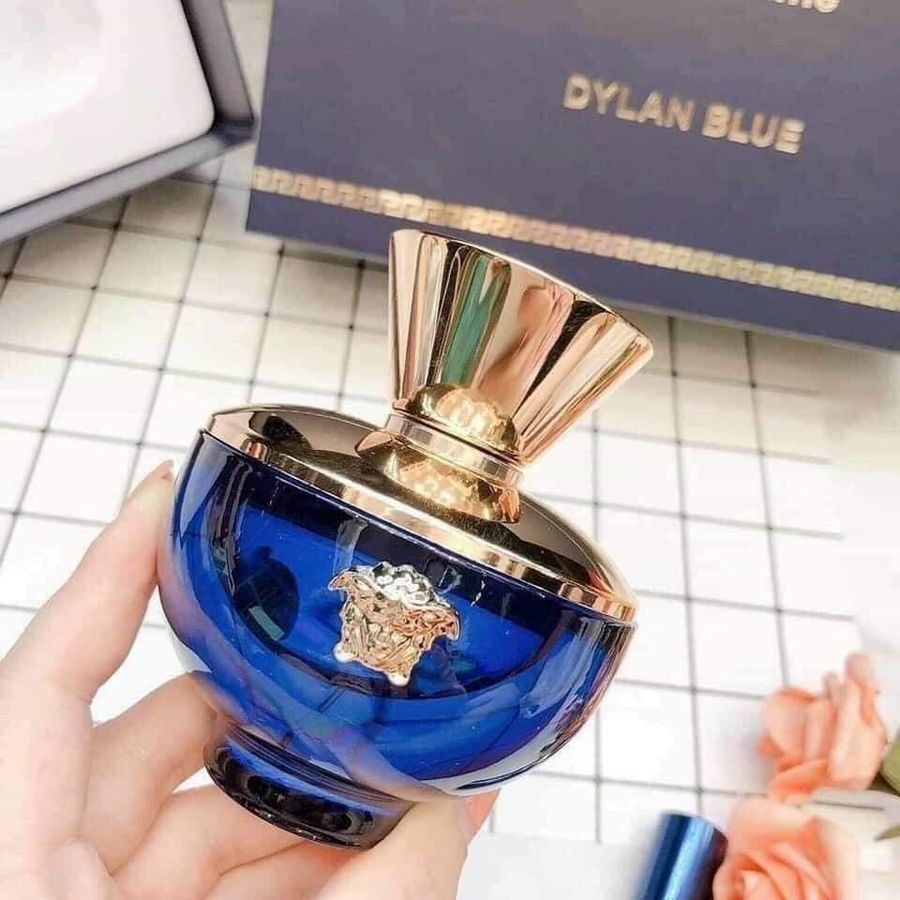 Nước hoa Versace Pour Femme Dylan Blue cá tính, hiện đại, đẳng cấp - EDP, 50ml