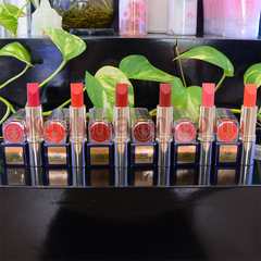 Son Estee Lauder Pure Color Love 300 Hot Streak cam đỏ, matte.