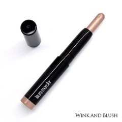 Chì mắt Laura Mercier tông vàng đồng rất Tây, giữ màu không trôi, rất đẹp
