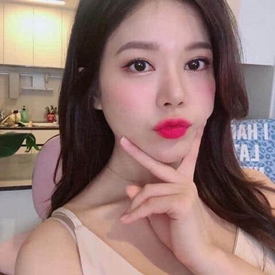 Son Bobbi Brown Luxe Matte Lip Color lì mịn, lâu trôi, hồng hoa Bold Nectar