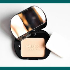 Phấn phủ Bourjois Silk Edition Poudre Compacte kìm dầu, siêu mịn, 52 Vanilla.