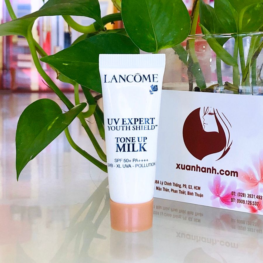 Kem chống nắng Lancôme UV Expert Tone Up Milk SPF 50+PA++++ tôn da tuyệt đẹp, 10ml.