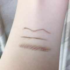 Chì kẻ mày Daiso Eyebrown Pencil đầu mảnh, bám lâu, nâu đậm # Dark Brown